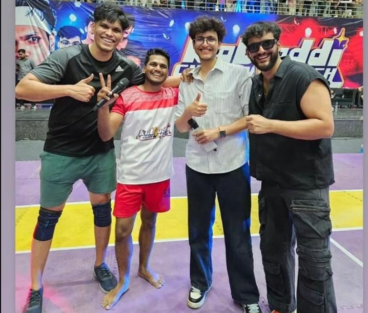 Harsh Beniwal Height in Feet